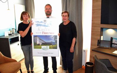 Poster handover at the Parkhotel Rügen