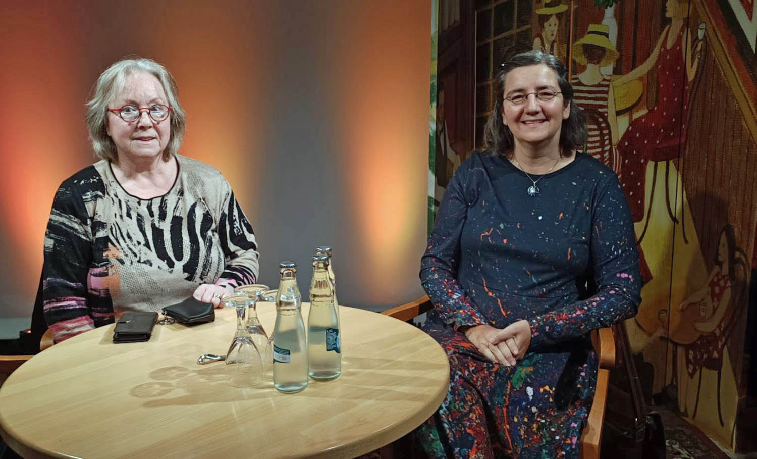 Moderator Marion Saße with dramaturge Katja Pfeifer on November 25th, 2025